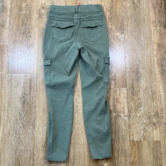 Spanx Stretch Twill Ankle Cargo Jogger Pants Soft Sage Women's Sz Medium P EUC - Picture 7 of 14